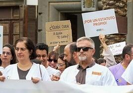 6.000 médicos, llamados a la huelga en Canarias: «Lo que más nos preocupa es la estabilidad»