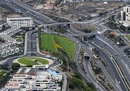 Nuevo episodio del caos circulatorio en Las Palmas de Gran Canaria: tres vehículos colisionan junto al Hospital Negrín