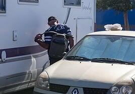 «Ese Clio es mi casa y como gracias a lo que me da Karuna»