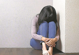 «Mi hija menor ha llevado escolta por un acosador y la Justicia no la protege»