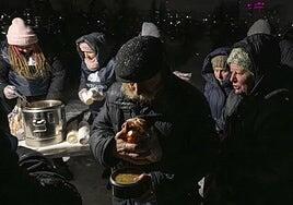 Ucrania se hunde en la desesperación, sin electricidad ni gas, en plena negociación de paz