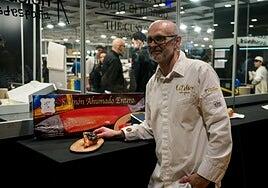 El pastelero Eric Ortuño, ganador de la primera edición del Concurso de Mejor Cruasán Gourmand con Salmón Ahumado