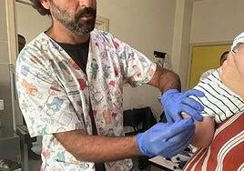 Los pediatras instan a Sanidad a vacunar contra la hepatitis A