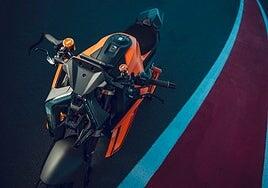 La gama Duke de KTM evoluciona en diseño y tecnología y anuncia novedades: «¡Abril lo cambiará todo!»