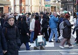 La economía crece, pero las empresas no invierten y amenazan la productividad