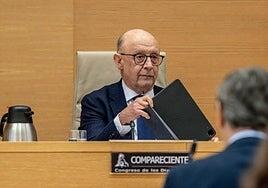 El juez ordena rastrear documentación de Montoro en busca del pago de gasísticas