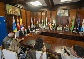El Cabildo de Gran Canaria hace frente común con el campo y el mar