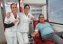 El Negrín cancela cuatro operaciones por falta de sangre: «Hasta que me ha tocado, no veía la importancia de donar»