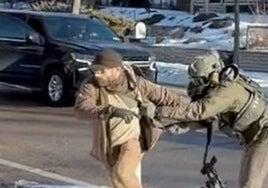 El vídeo del enfrentamiento entre Alex Pretti y agentes de Inmigración once días antes de ser acribillado a tiros