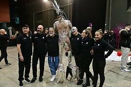 Donde nace el espectáculo: el pulso del backstage drag