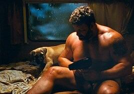 Una agarrada metafórica, conmovedora y lúcida