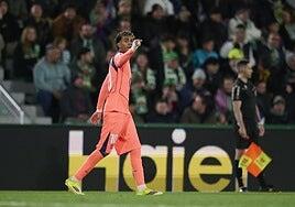 El padre de Lamine se pone «cachondo» viéndole jugar