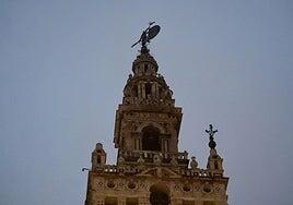 La Giralda sufre desprendimientos por los fuertes vientos de la borrasca Leonardo