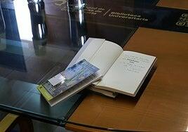 La Biblioteca de la ULPGC recibe más de 2.400 libros de Yolanda Arencibia