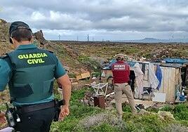 Caravanas, containers y casas prefabricadas que atentan contra el paisaje de Fuerteventura