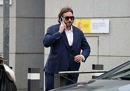 Francisco de Borbón lo niega todo y dice estar «colaborando» con la Policía