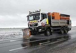 Muere en Ávila el conductor de un quitanieves al precipitarse desde 20 metros
