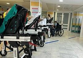 Aplazan diez cirugías, una de cáncer, en una semana por falta de camas en el hospital Insular