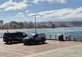 Hallado muerto un hombre con un fuerte golpe en la cabeza en Las Canteras, en la zona de La Puntilla