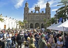 Una plaza llena de esperanza: Las Palmas se une para visibilizar el cáncer infantil