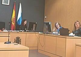 Condenado a tres años de cárcel por abusar sexualmente de su hijastra mientras dormía en Lanzarote