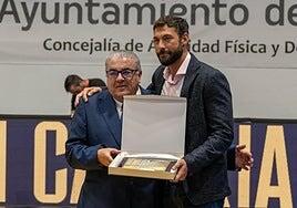 Dani Sarmiento, agasajado como mejor jugador de la historia de Canarias