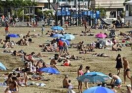Cuidado con el sol: elevan a alto el riesgo por radiación ultravioleta en Canarias