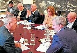 El decreto canario y la nueva financiación sustituyen a la crisis migratoria como eje del choque político