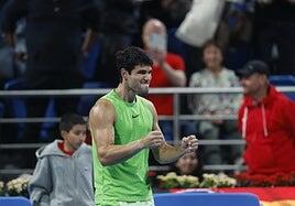 Alcaraz debuta sin sobresaltos en Doha