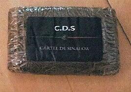 El policía nacional encarcelado escondía en su uniforme una placa de hachís del Cártel de Sinaloa