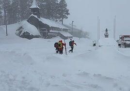 Al menos nueve desaparecidos por una avalancha de nieve en California