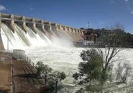 Muere una mujer en un vehículo que ha sido arrastrado por el agua en el badén del río Zújar