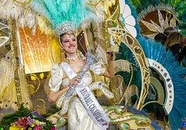 Iria, reina del carnaval a ritmo de Bad Bunny