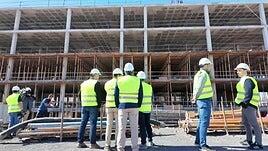 Pablo Rodríguez supervisa las obras de las 201 viviendas protegidas de Los Geranios