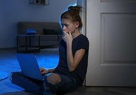 Esta es la peligrosa app que arrasa entre los adolescentes y puede terminar con tu hijo frente a un pederasta