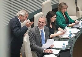 Vox suspende al afiliado número uno del partido por carné, afín a Ortega Smith