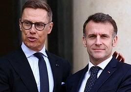 Macron pide avanzar con el vigésimo paquete de sanciones a Rusia pese al bloqueo de Hungría