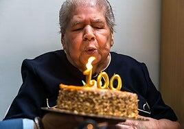 Josefa cumple 100 años casi sin arrugas: «No he usado cremas, siempre me lavaba con jabón Lagarto»