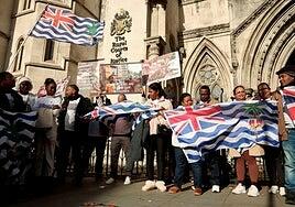 Starmer complace a Trump y el Reino Unido pausa la entrega de la isla de Chagos a Mauricio