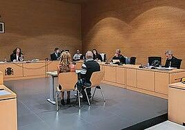 Crimen en Costa Teguise: el acusado de arrojar a un hombre por una terraza insiste en que no quería matarlo