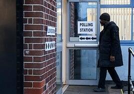 Starmer se examina en las elecciones de este jueves en Mánchester