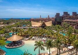 La Fundación Querer y la Asociación Infinity organizan una cena benéfica para visibilizar la falta de atención a menores con enfermedades neurológicas en Canarias