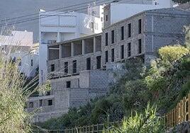 El gobierno de Mogán defiende la compra del edificio del casco, «libre de cargas y al día en el IBI»