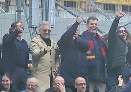 Joan Laporta, cazado haciendo un corte de mangas