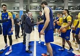 Clavijo mantiene un encuentro con el CB Gran Canaria