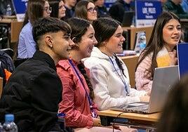 Los jóvenes prefieren ser sus propios jefes emprendiendo a trabajar en una empresa
