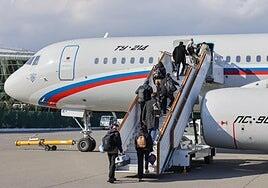 Un grupo de 22 españoles logra abandonar Irán a través de la frontera con Azerbaiyán