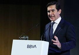 Carlos Torres (BBVA) advierte de un entorno «complejo» pero confía en la resistencia de la economía