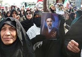 El régimen iraní se atrinchera en torno a Mojtaba Jamenei