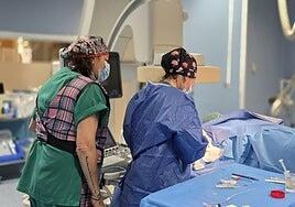 El hospital Doctor Negrín lidera en España el uso de un innovador acceso venoso para pacientes con cáncer